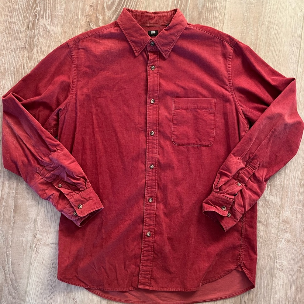 Uniqlo Men's Casual Red Button-Down Shirt